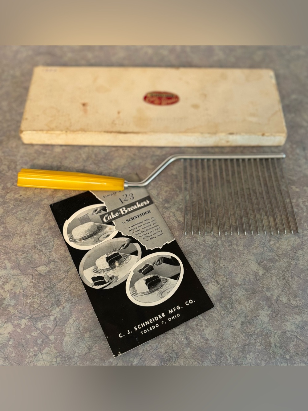 50's Cake Breaker - Schneider Cake Breaker - Cake Slicer - Birthday Cake Server